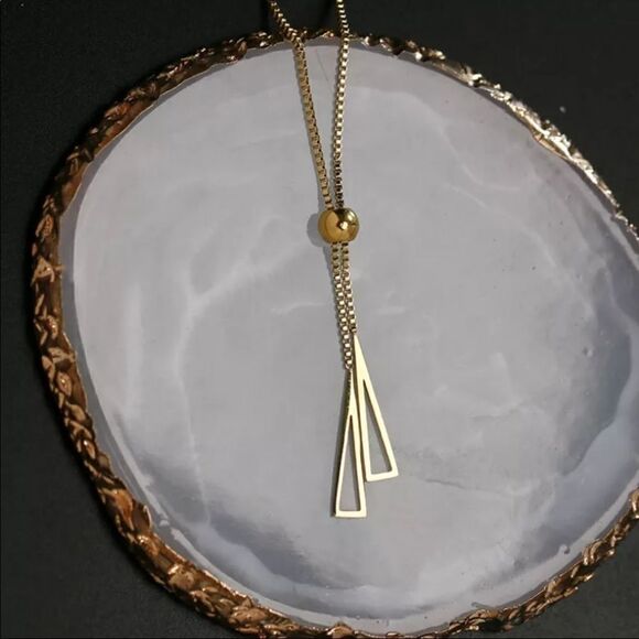 - #40 NEW 18K Gold Plated Lariat Triangle Necklace - Picture 6 of 8